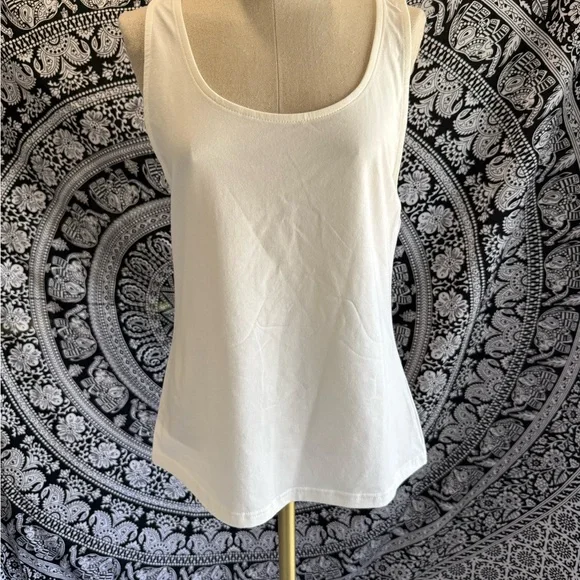 Saks White Tank Top - Picture 2 of 5